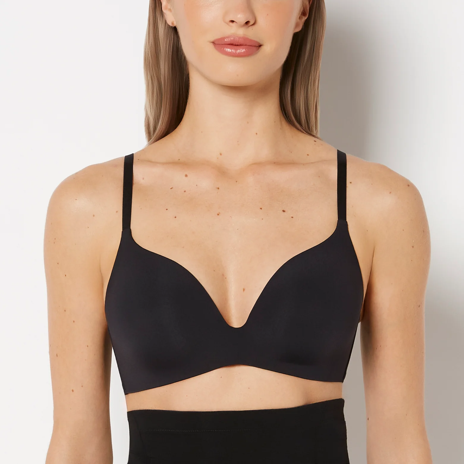 Full Coverage Wireless Push Up Bra in Tuxedo Black