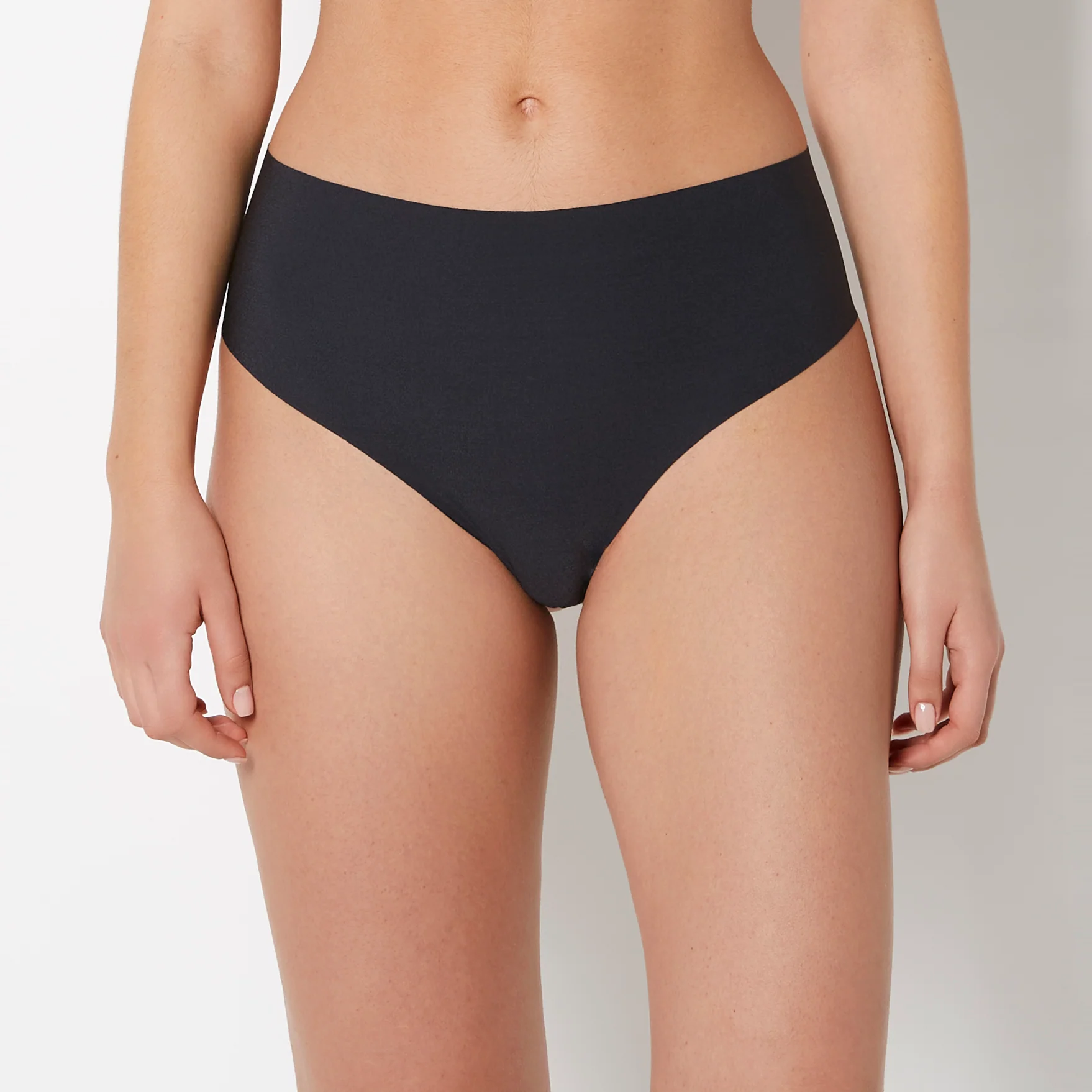 No Show Invisible High Waist Thong Panty in Tuxedo Black